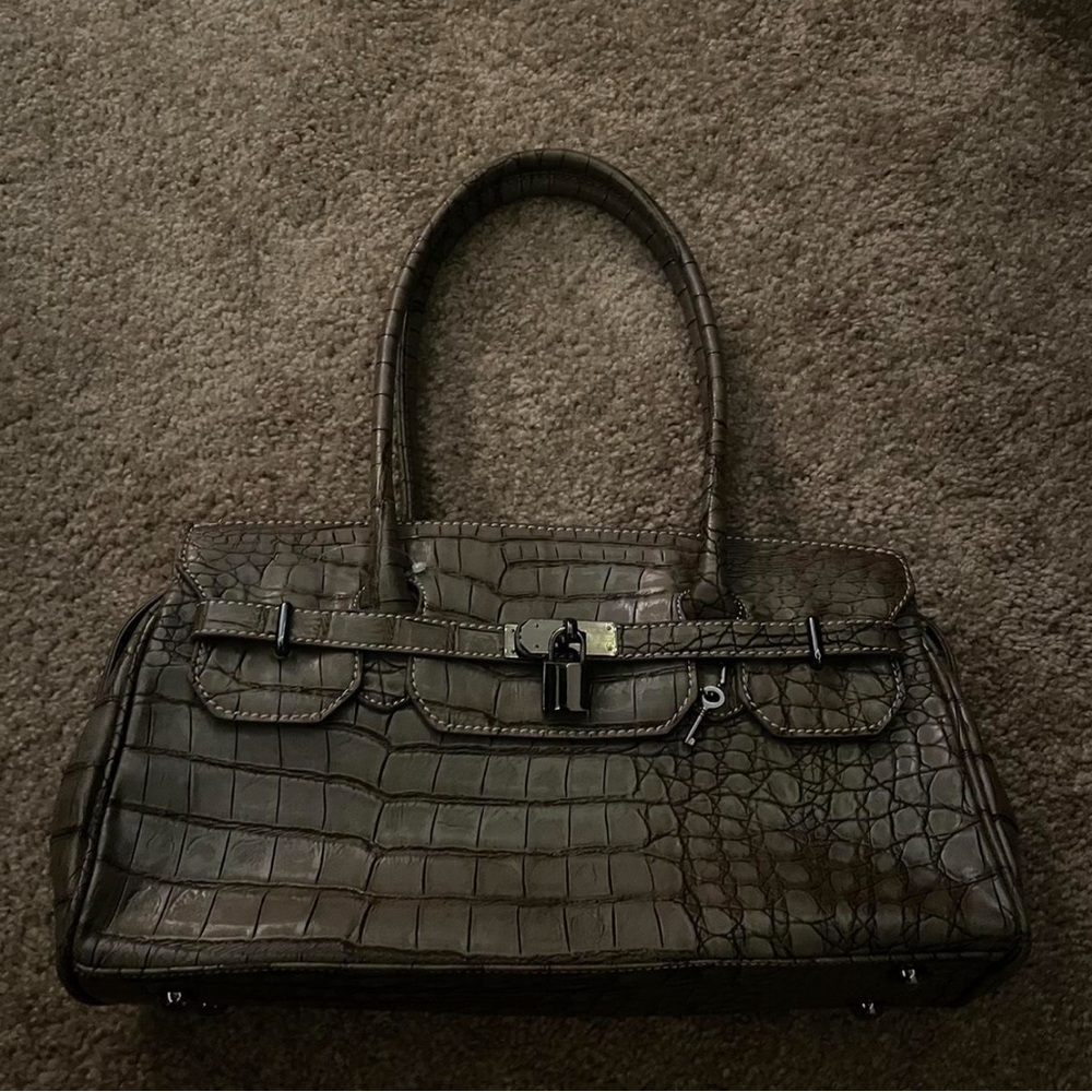 Elegant Crocodile-Embossed Handbag - Olive Green
